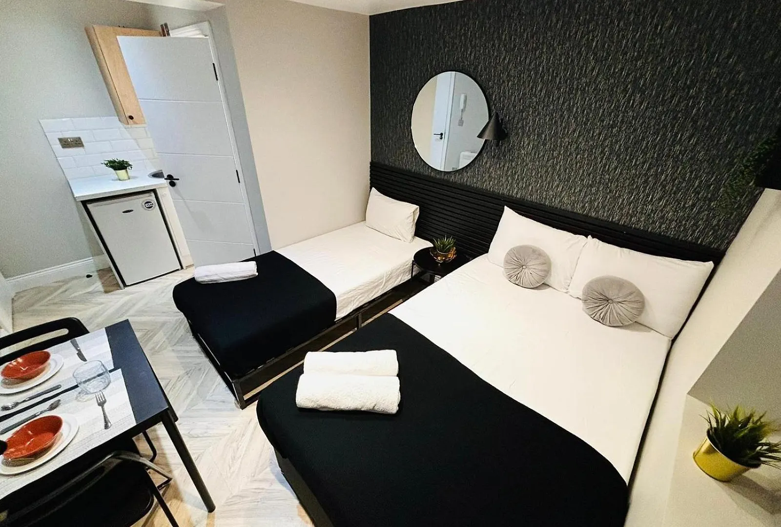Apartment Heathrow Airport Studios West Drayton  United Kingdom