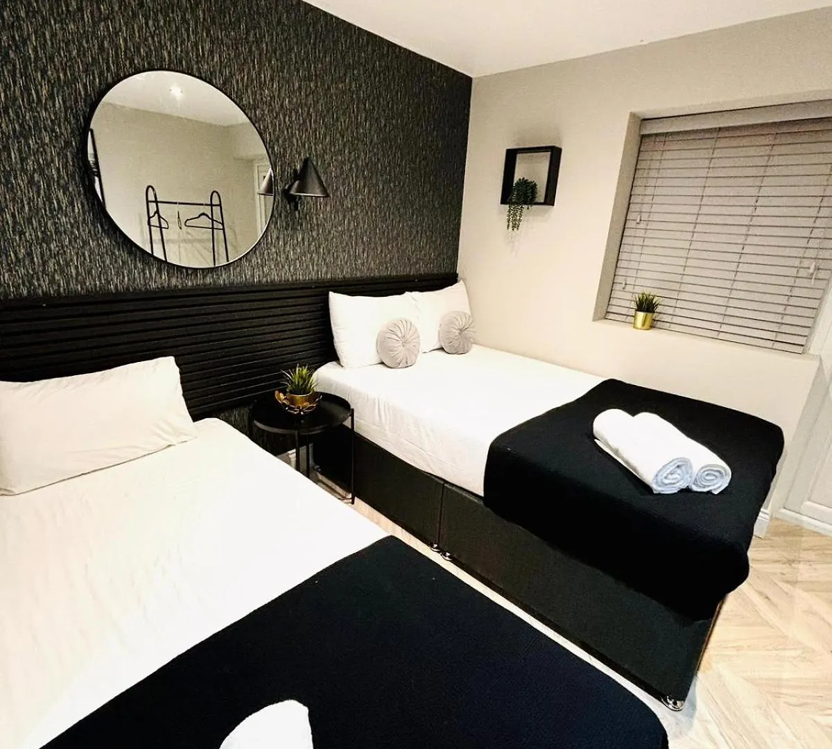 Apartment Heathrow Airport Studios West Drayton