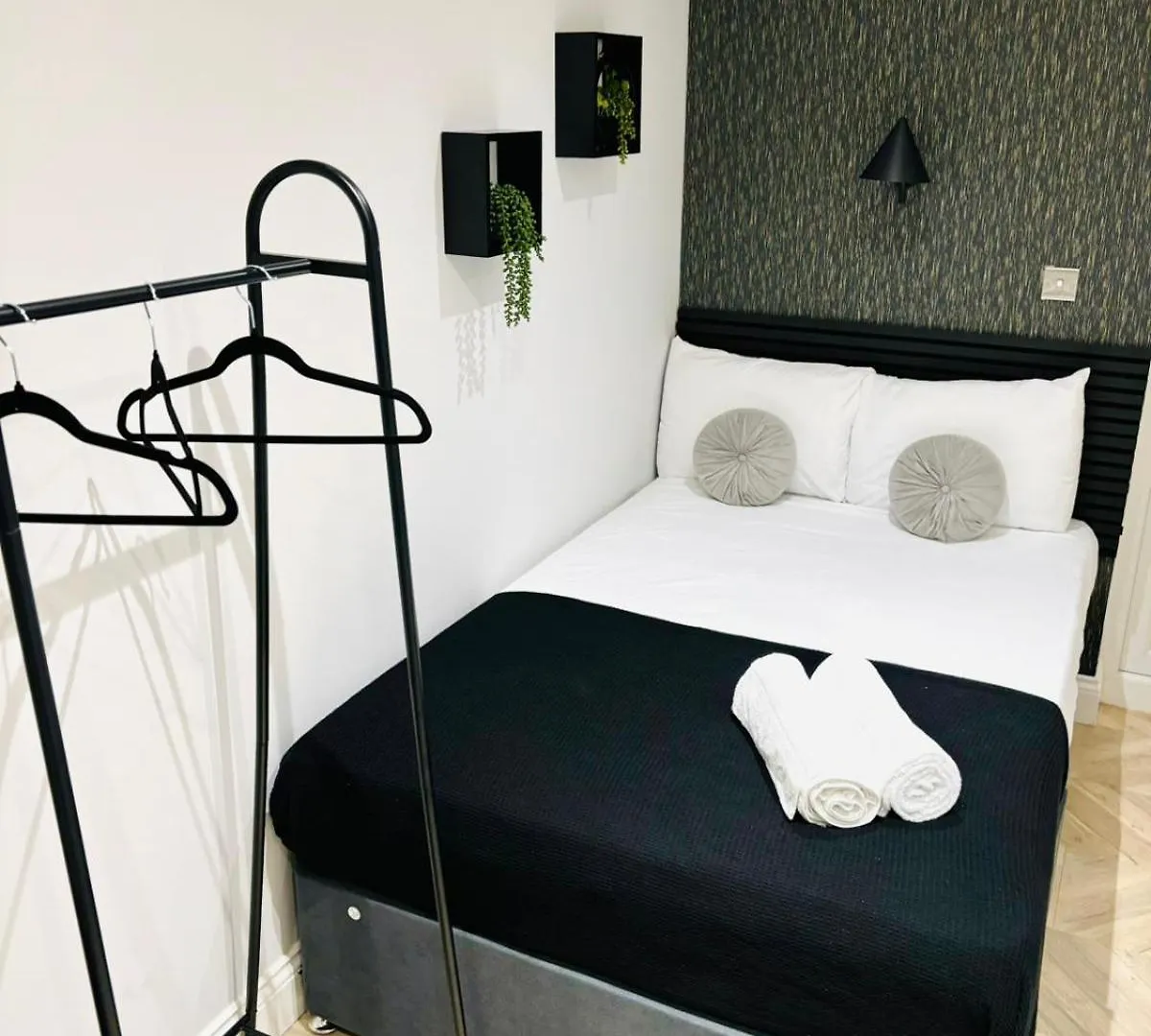 Apartment Heathrow Airport Studios West Drayton