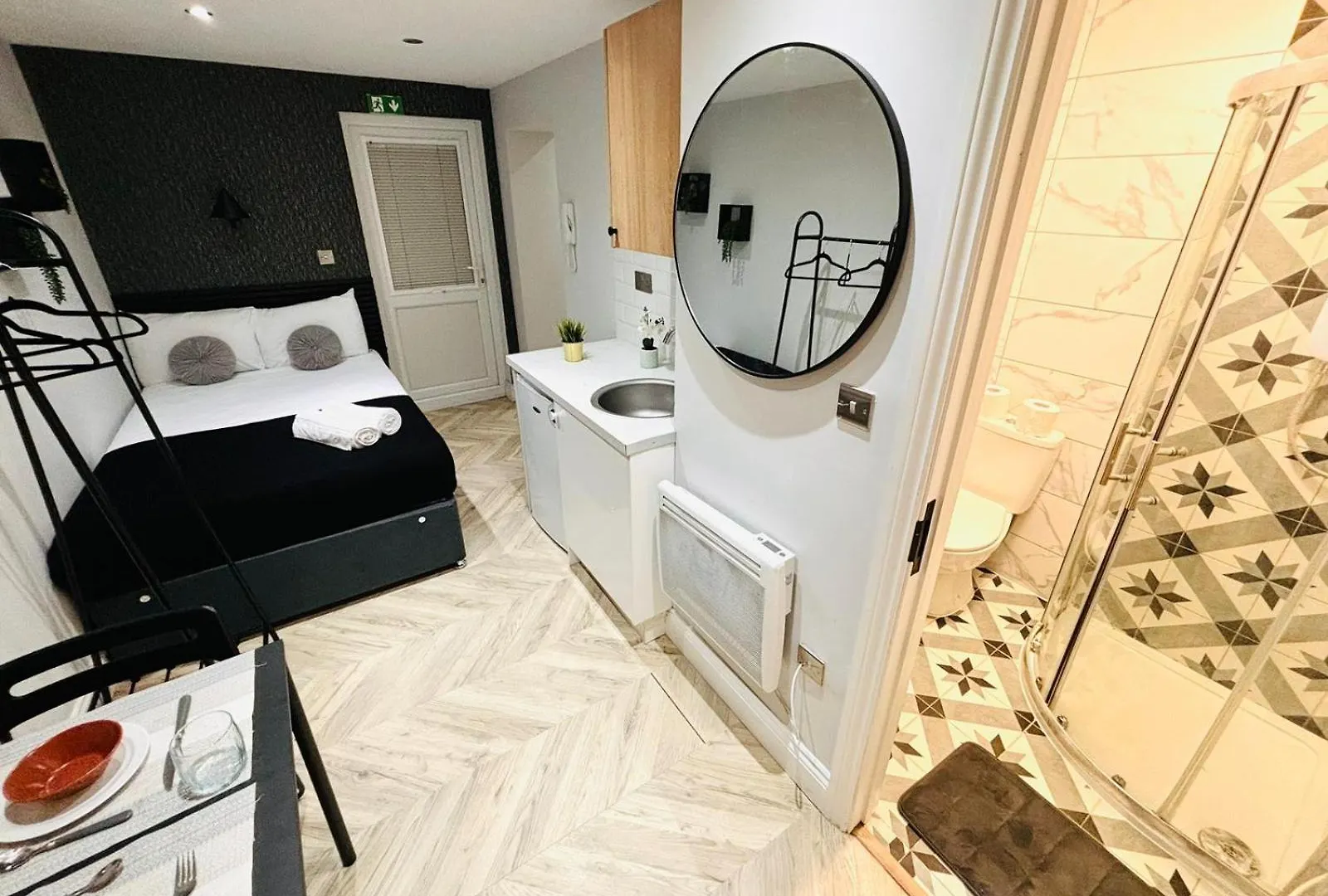 Heathrow Airport Studios West Drayton  United Kingdom