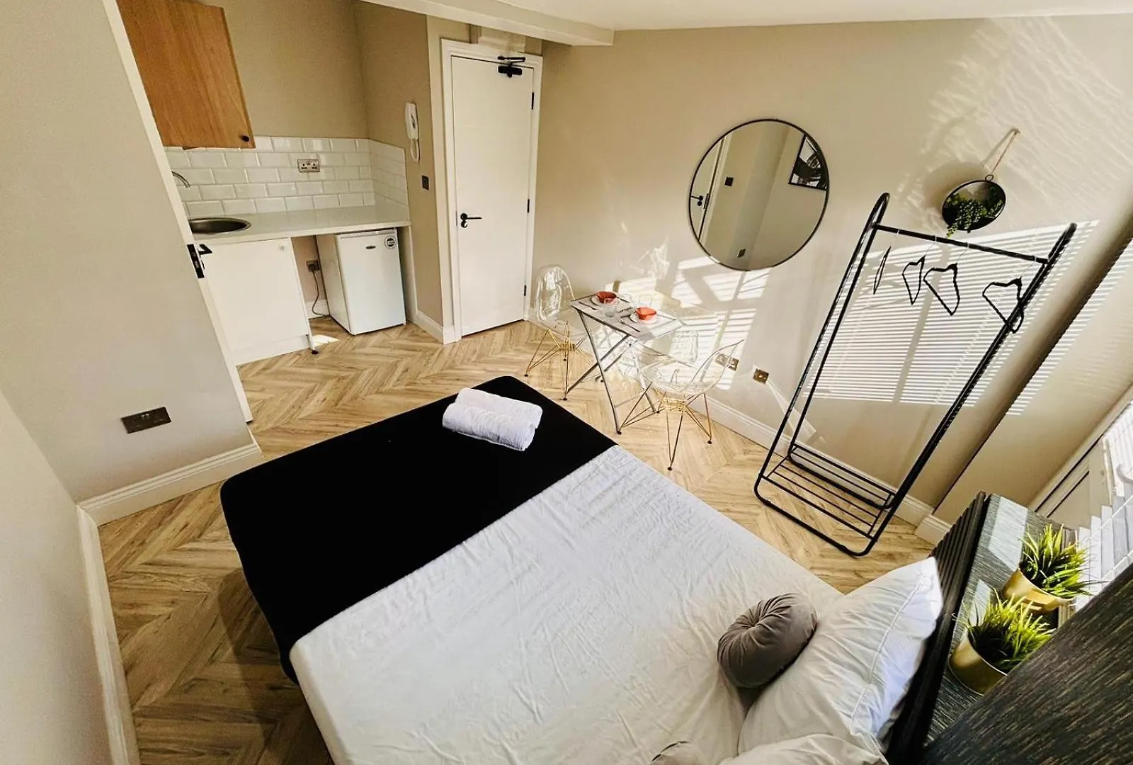 Heathrow Airport Studios West Drayton  Apartment